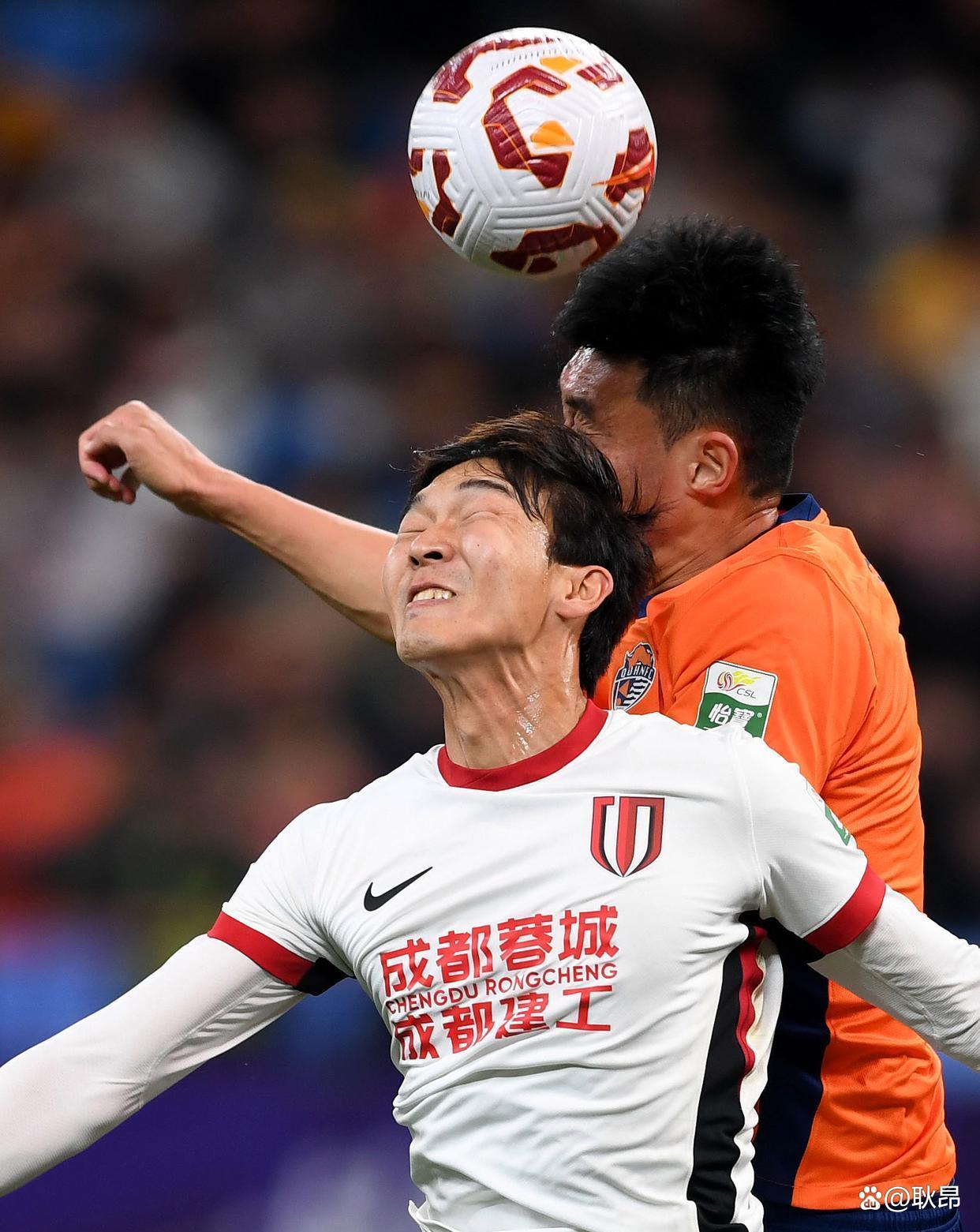 体育竞猜-转会期武汉三镇备战足总杯，再遭质疑细节曝光，压力陡增，训练强度明显提升的简单介绍